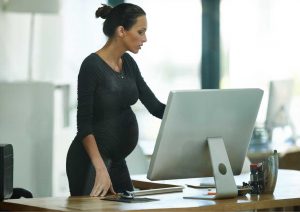 מהן זכויות האישה בעבודה לאחר לידה שקטה?