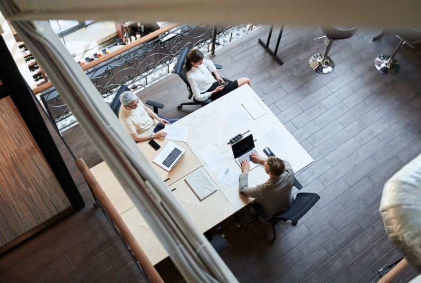 עבודה מהבית אאוט: עוברים לחללי עבודה משותפים