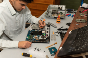 כמה מרוויח טכנאי מחשבים